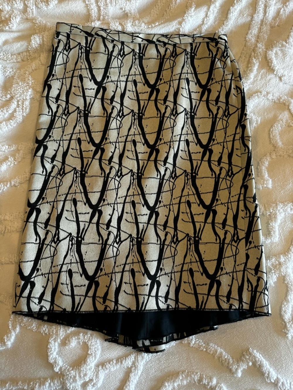 BCBGMaxAzria Black and Cream Abstract Pencil Skirt